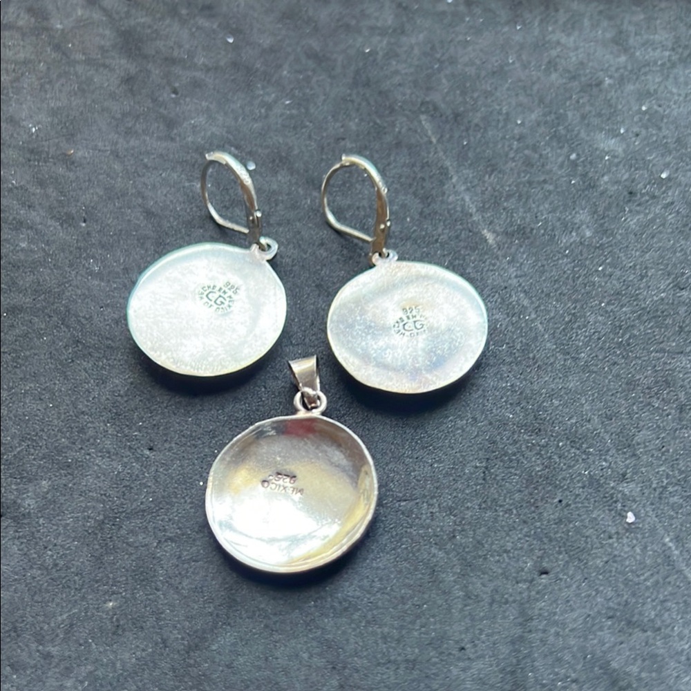 Sterling silver quarter size earrings and pendent Detailing Mexican almanac. - Picture 2 of 4